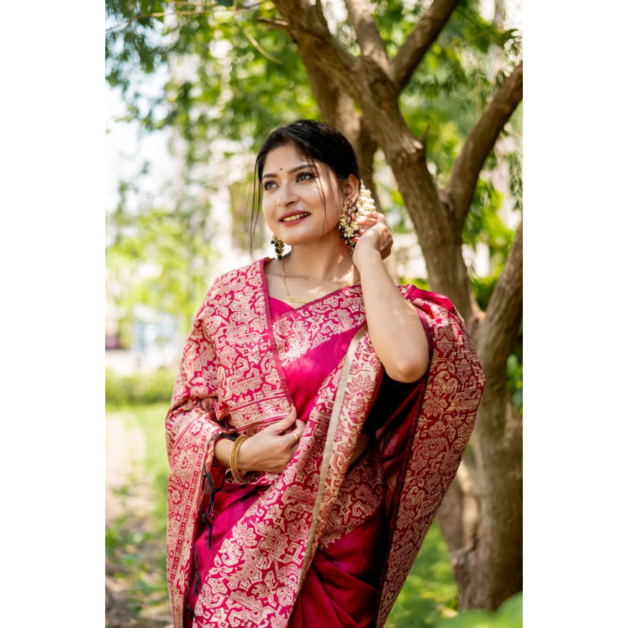 Rani Pink color Handloom raw silk saree - Image 3